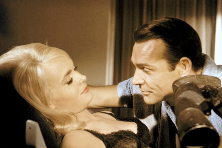 Dedo de oro, Shirley Eaton, Sean Connery, 1964